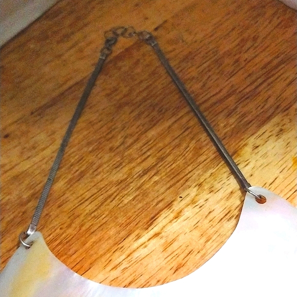 TRIBAL TRADITIONAL SHELL NECKLACE - Picture 6 of 7